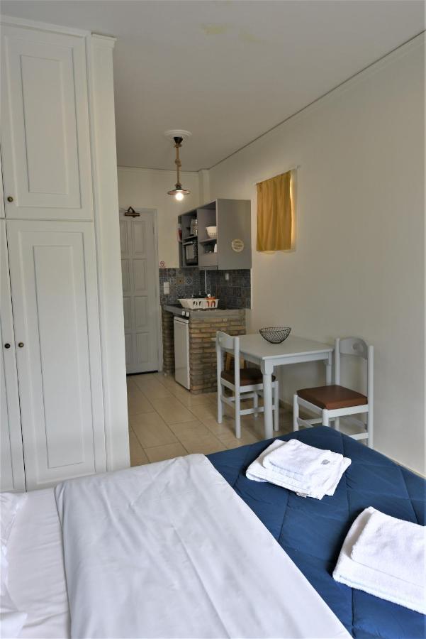 Meraki Apartments And Studios Tolo Exterior photo
